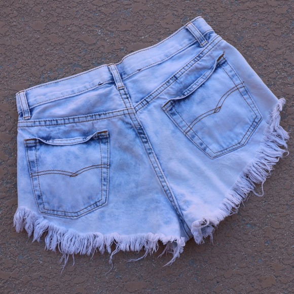 Shorts - Picture 4 of 5